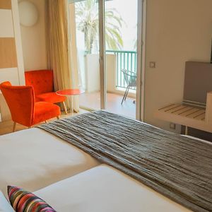 Double or Twin Room Lateral Sea View Balcony